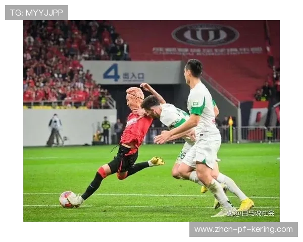 中超门将伸腿救险扑出单刀赢得掌声